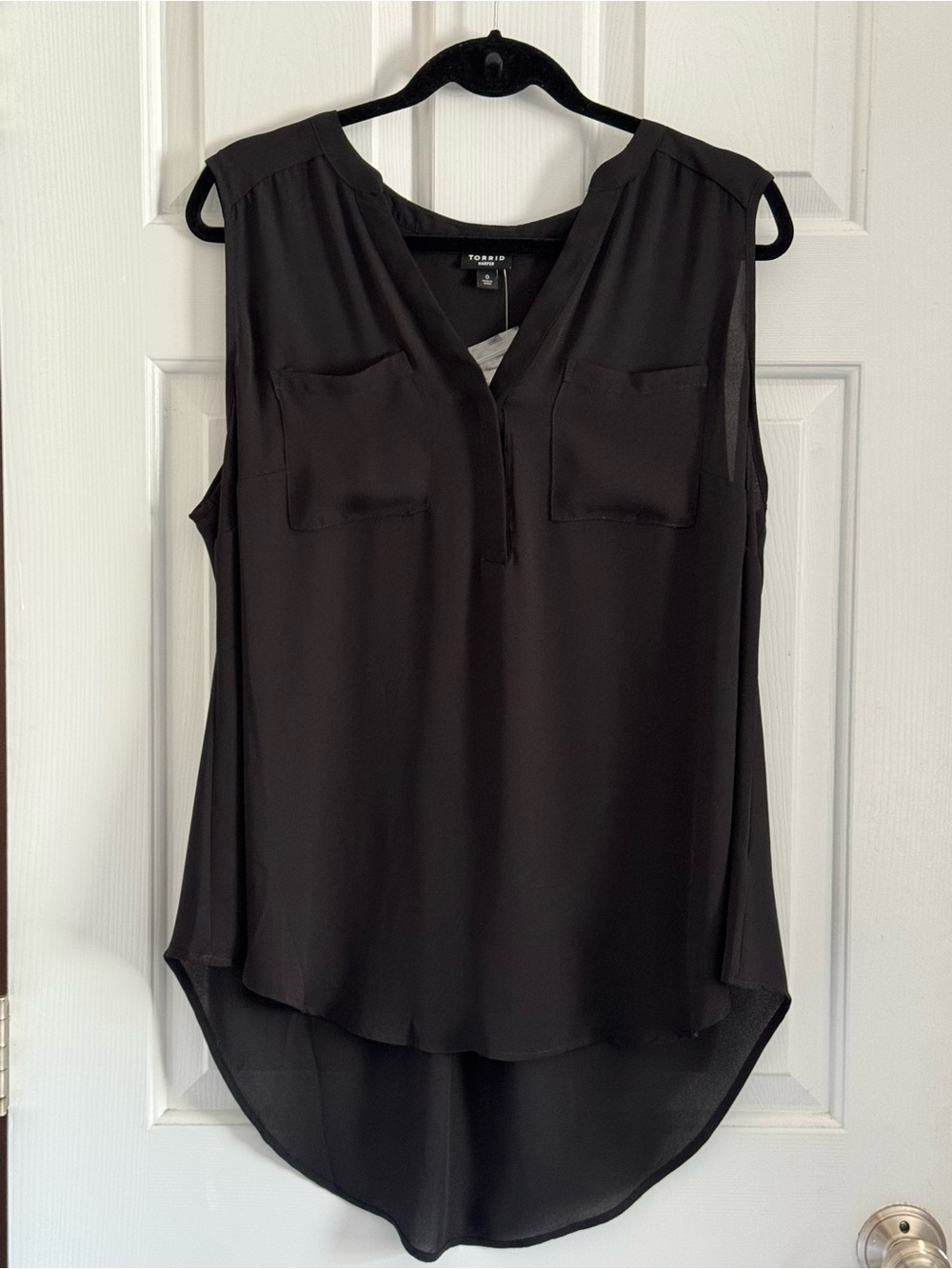 torrid Black Sleeveless Split-Neck Camisole